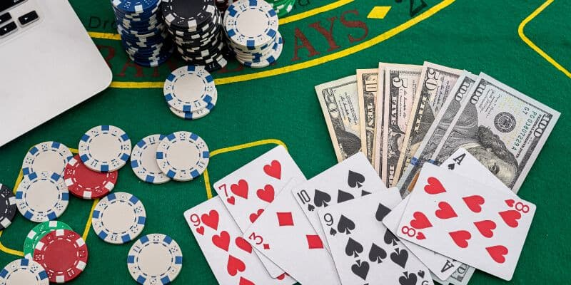 Những chiến thuật tối ưu khi chơi poker tất tay tại B52